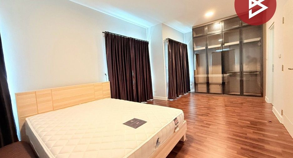 For rent and for sale 3 bedrooms house in Khlong Sam Wa, Bangkok