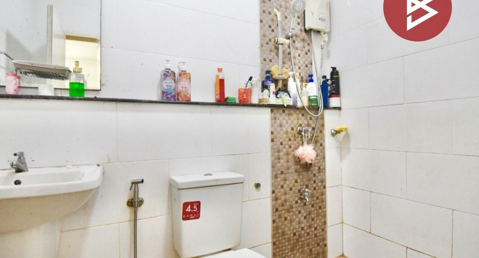 Продажа 2 спальни таунхаус в Si Racha, Чонбури