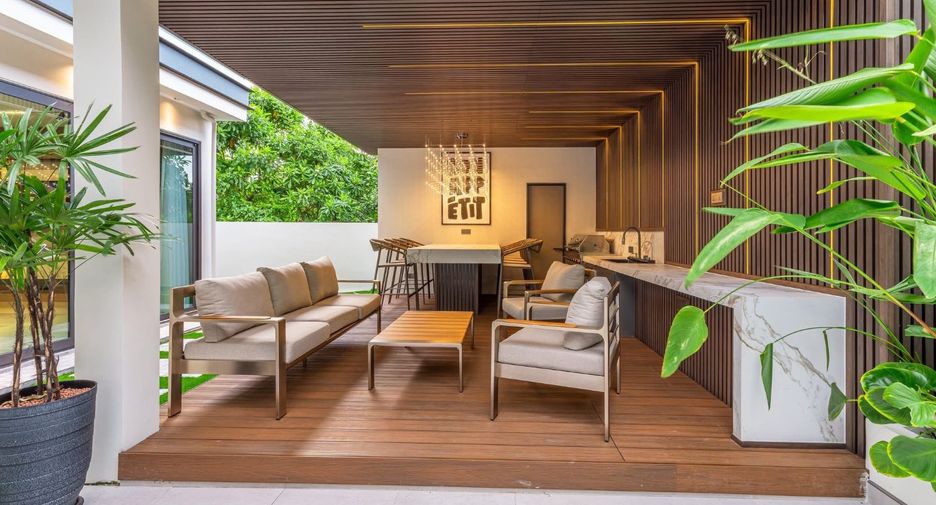 For sale 7 bedrooms villa in Jomtien, Pattaya