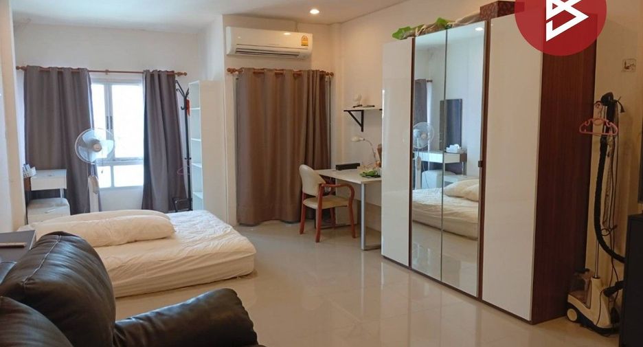 For sale 2 bedrooms retail Space in Mueang Nakhon Pathom, Nakhon Pathom