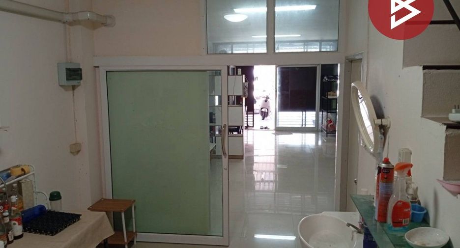 For sale 2 bedrooms retail Space in Mueang Nakhon Pathom, Nakhon Pathom