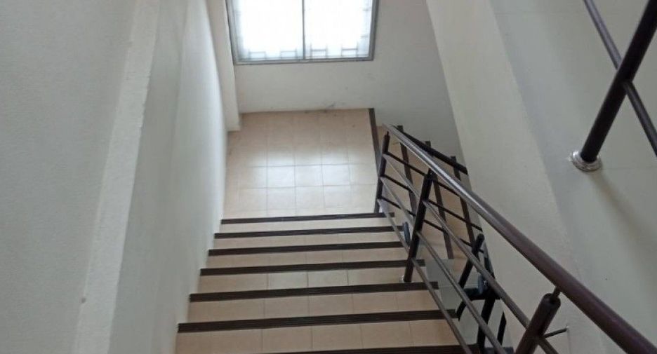 For sale 2 bedrooms retail Space in Mueang Nakhon Pathom, Nakhon Pathom