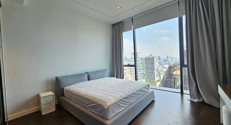 For rent 3 bedrooms condo in Khlong Toei, Bangkok