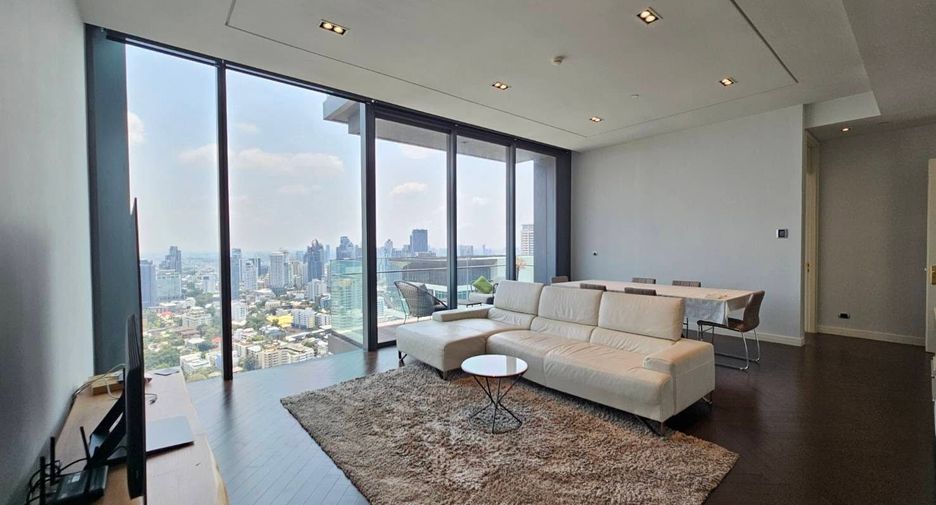 For rent 3 bedrooms condo in Khlong Toei, Bangkok