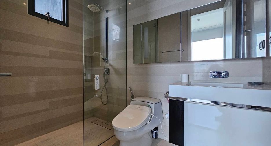 For rent 3 bedrooms condo in Khlong Toei, Bangkok
