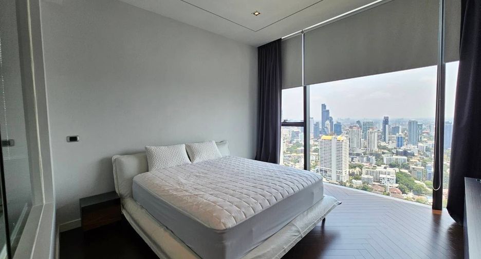 For rent 3 bedrooms condo in Khlong Toei, Bangkok