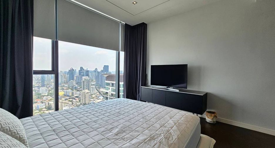 For rent 3 bedrooms condo in Khlong Toei, Bangkok