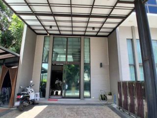 出售 2 卧室 联排别墅 在 Suan Luang, 曼谷