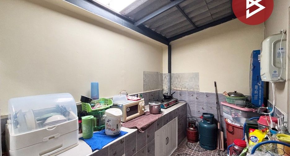 For sale 2 bedrooms townhouse in Phra Samut Chedi, Samut Prakan