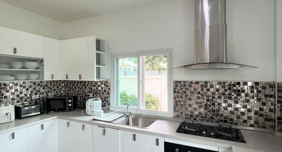 Villa en venta de 4 habitaciones en Bang Lamung, Chonburi