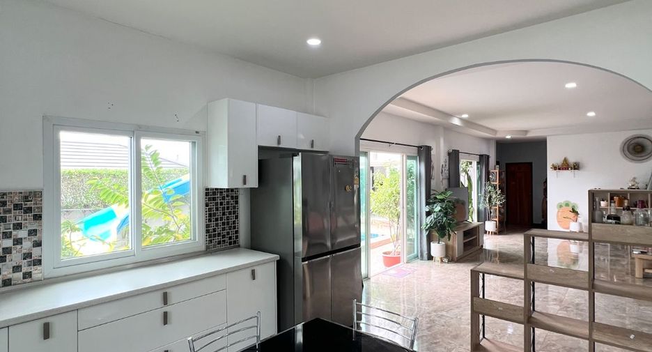 Villa en venta de 4 habitaciones en Bang Lamung, Chonburi