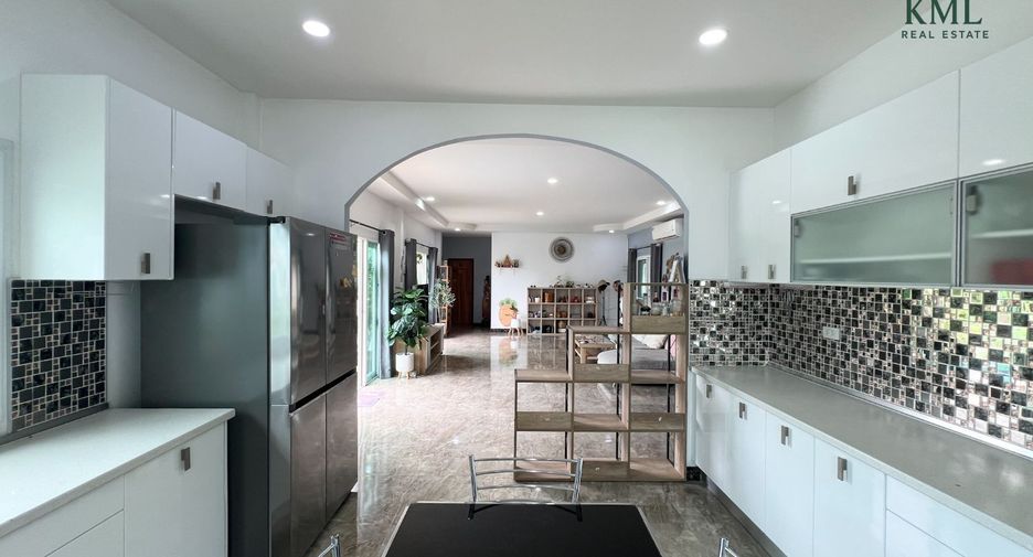 Villa en venta de 4 habitaciones en Bang Lamung, Chonburi