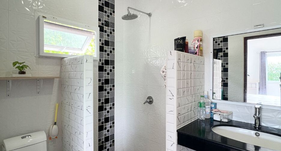 Villa en venta de 4 habitaciones en Bang Lamung, Chonburi
