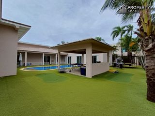 À louer et à vendre 5 chambres villa à Bang Lamung, Chonburi