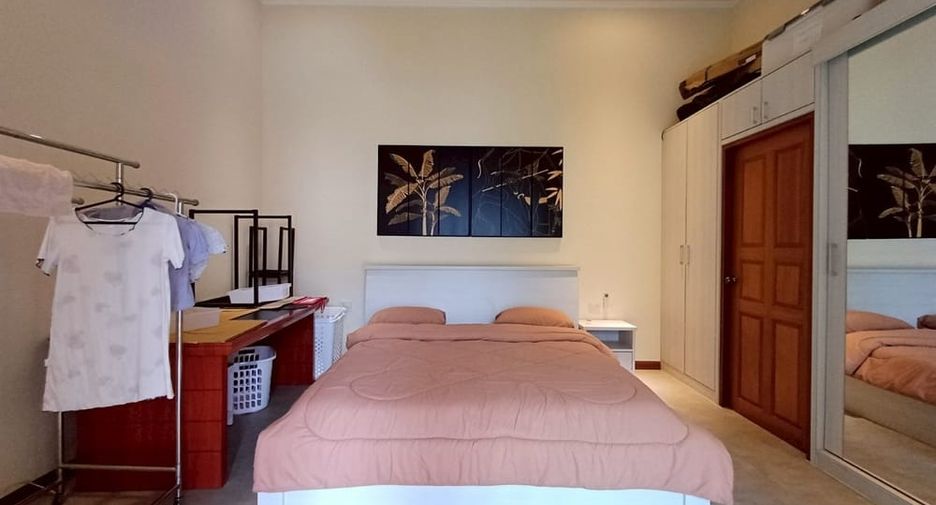 À louer et à vendre 5 chambres villa à Bang Lamung, Chonburi