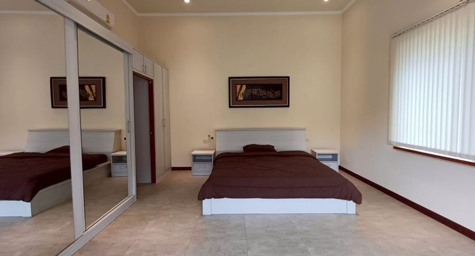 À louer et à vendre 5 chambres villa à Bang Lamung, Chonburi