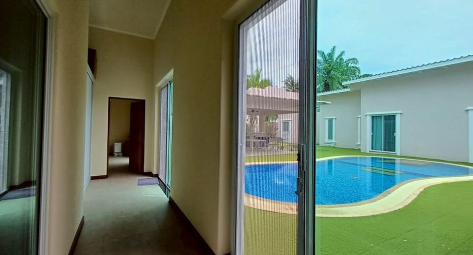 À louer et à vendre 5 chambres villa à Bang Lamung, Chonburi