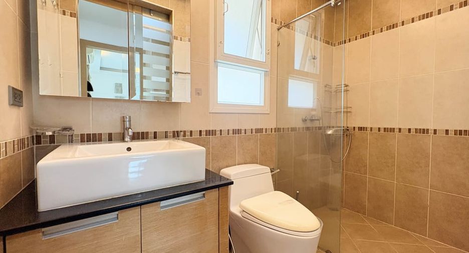 For rent 5 ベッドルーム villa in Bang Lamung, Chonburi