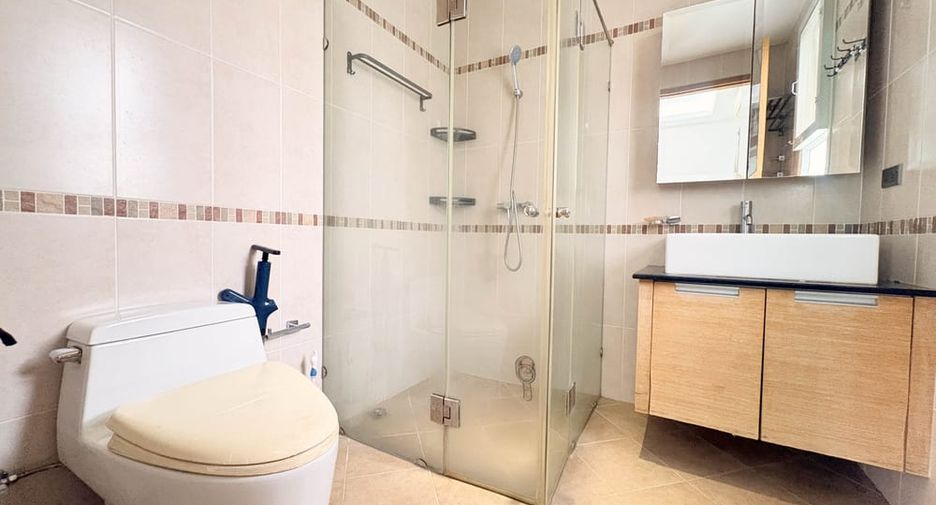 For rent 5 ベッドルーム villa in Bang Lamung, Chonburi