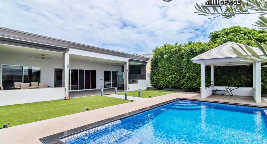 Villa en venta de 4 habitaciones en Bang Lamung, Chonburi
