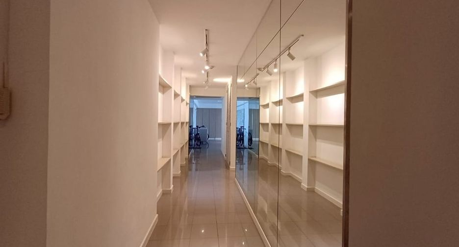 For rent 4 bedrooms condo in Na Jomtien, Pattaya