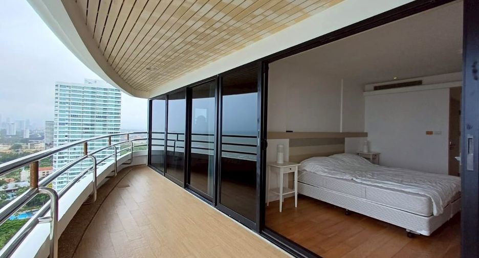 For rent 4 bedrooms condo in Na Jomtien, Pattaya