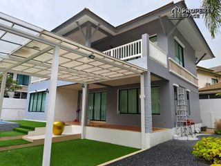 For rent 4 bedrooms villa in Bang Lamung, Chonburi