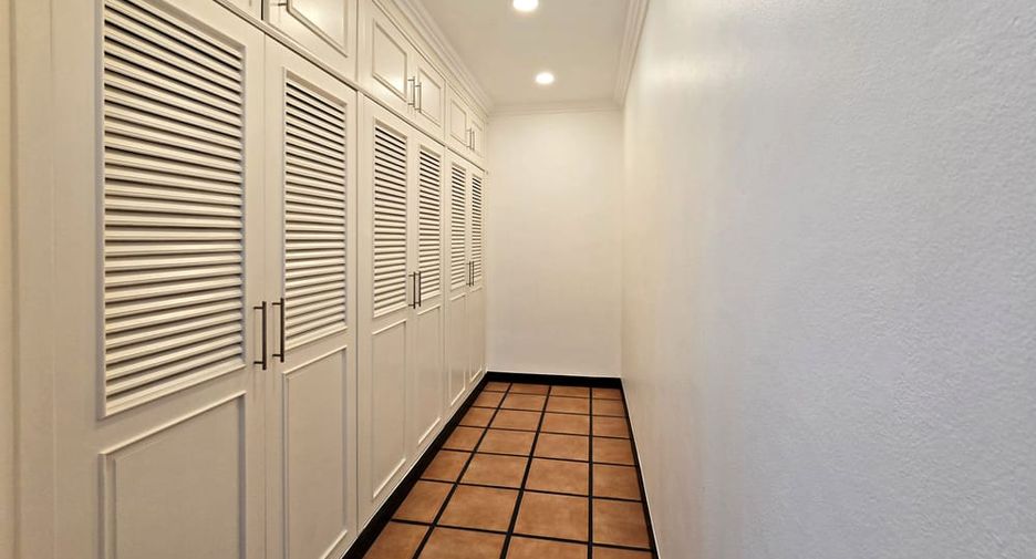 For rent 4 ベッドルーム villa in Bang Lamung, Chonburi
