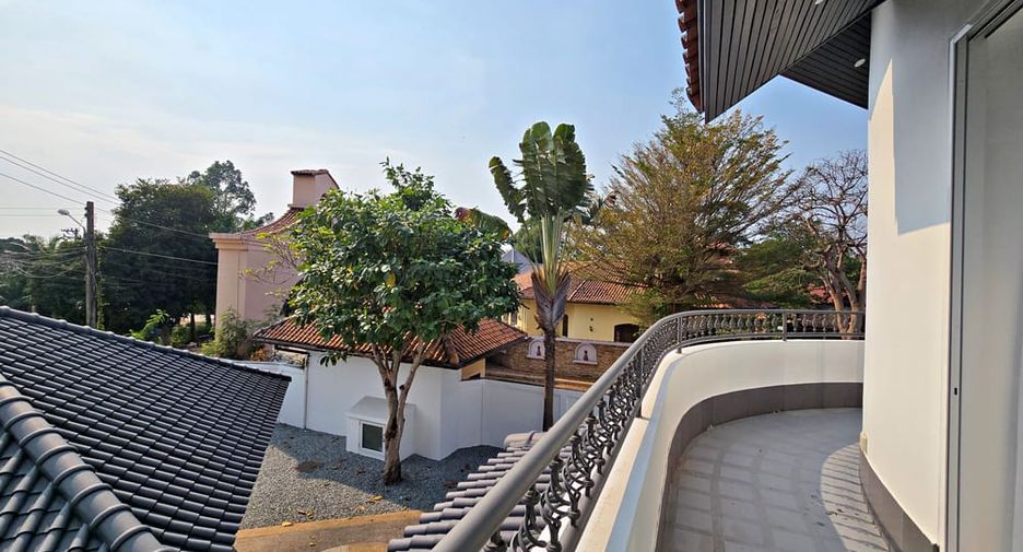 For rent 4 ベッドルーム villa in Bang Lamung, Chonburi