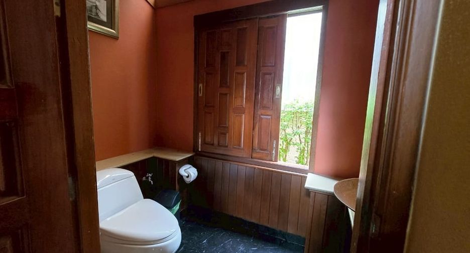 For rent そして for sale 4 ベッドルーム villa in Jomtien, Pattaya