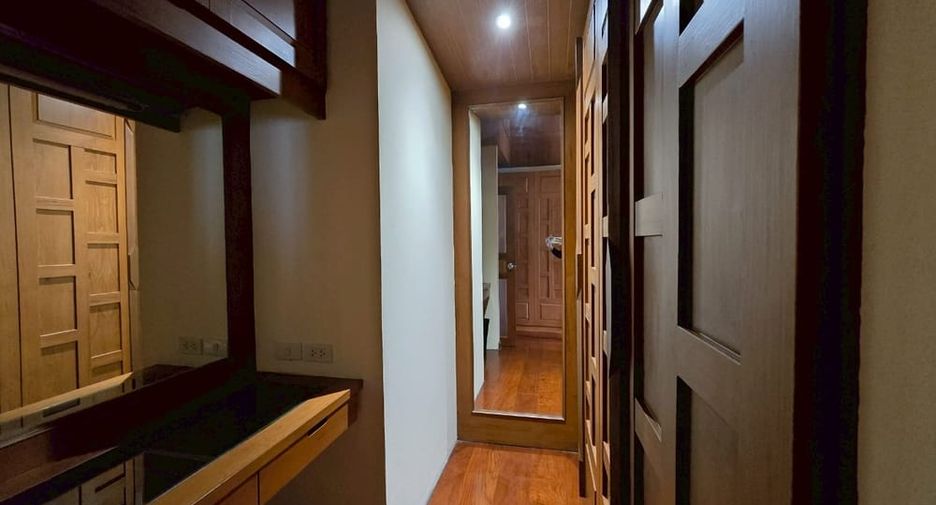 For rent そして for sale 4 ベッドルーム villa in Jomtien, Pattaya