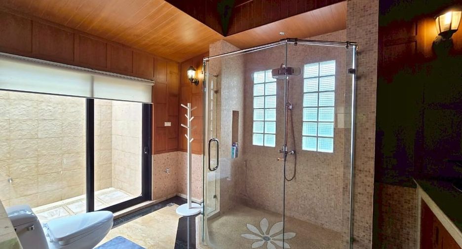 For rent そして for sale 4 ベッドルーム villa in Jomtien, Pattaya