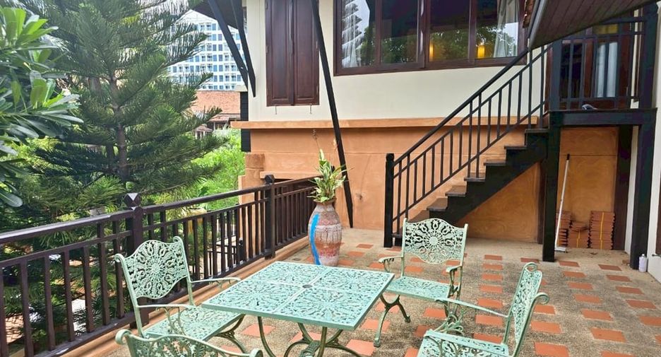 For rent そして for sale 4 ベッドルーム villa in Jomtien, Pattaya