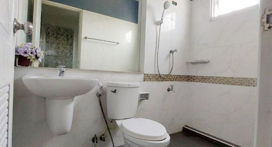 À vendre 2 chambres maison de ville à Mueang Nakhon Si Thammarat, Nakhon Si Thammarat