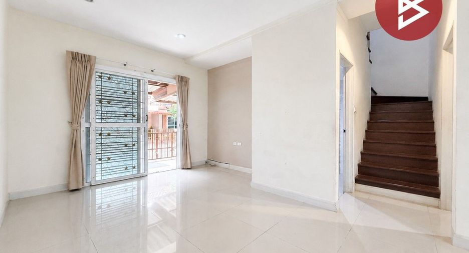 Casa adosada en venta de 4 habitaciones en Mueang Samut Sakhon, Samut Sakhon