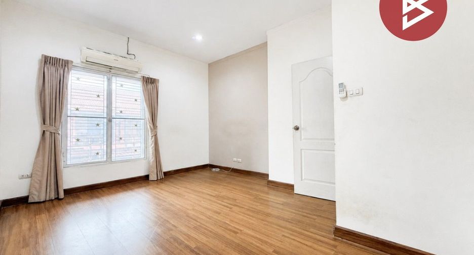 Casa adosada en venta de 4 habitaciones en Mueang Samut Sakhon, Samut Sakhon