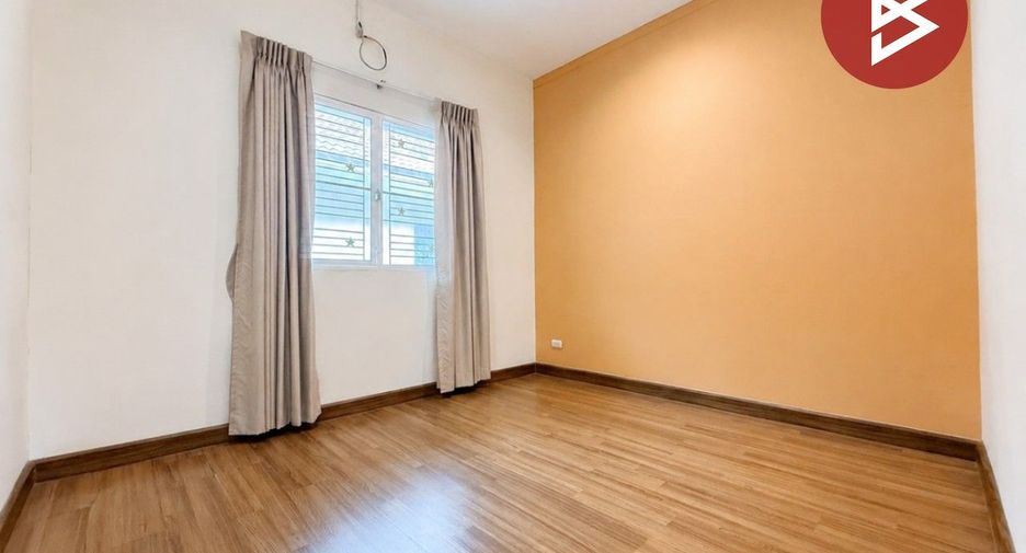 Casa adosada en venta de 4 habitaciones en Mueang Samut Sakhon, Samut Sakhon
