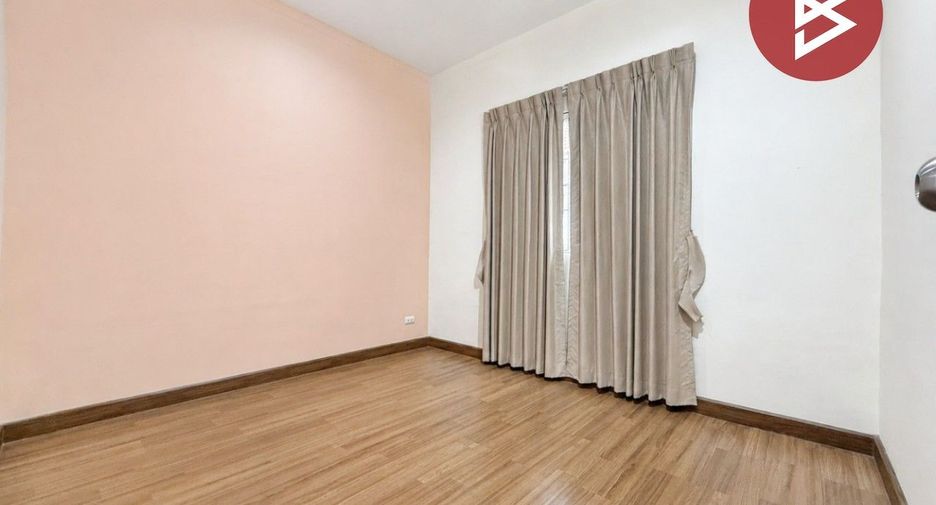 Casa adosada en venta de 4 habitaciones en Mueang Samut Sakhon, Samut Sakhon