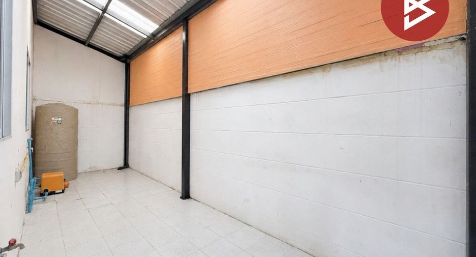 Casa adosada en venta de 4 habitaciones en Mueang Samut Sakhon, Samut Sakhon