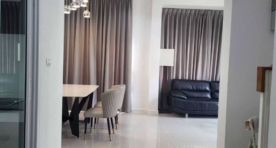 For rent 4 bedrooms house in Lat Krabang, Bangkok