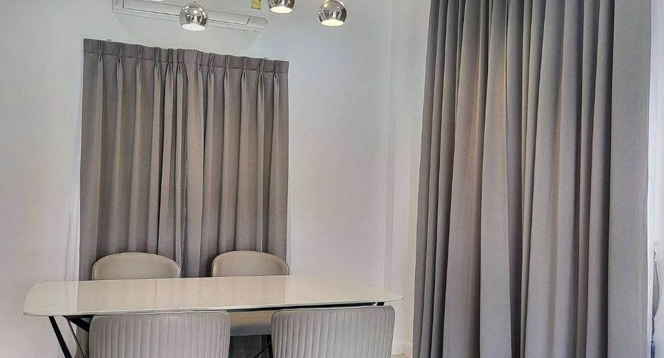 For rent 4 bedrooms house in Lat Krabang, Bangkok