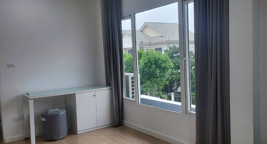 For rent 4 bedrooms house in Lat Krabang, Bangkok