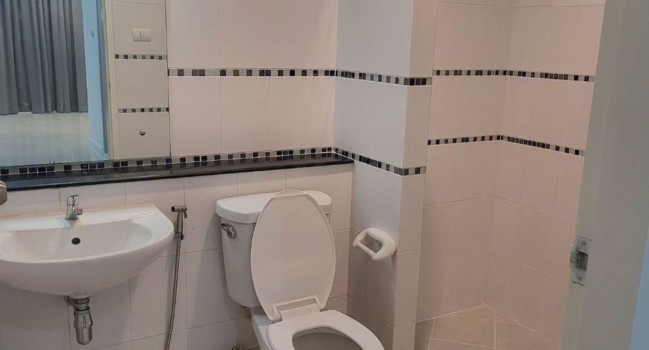 For rent 4 bedrooms house in Lat Krabang, Bangkok