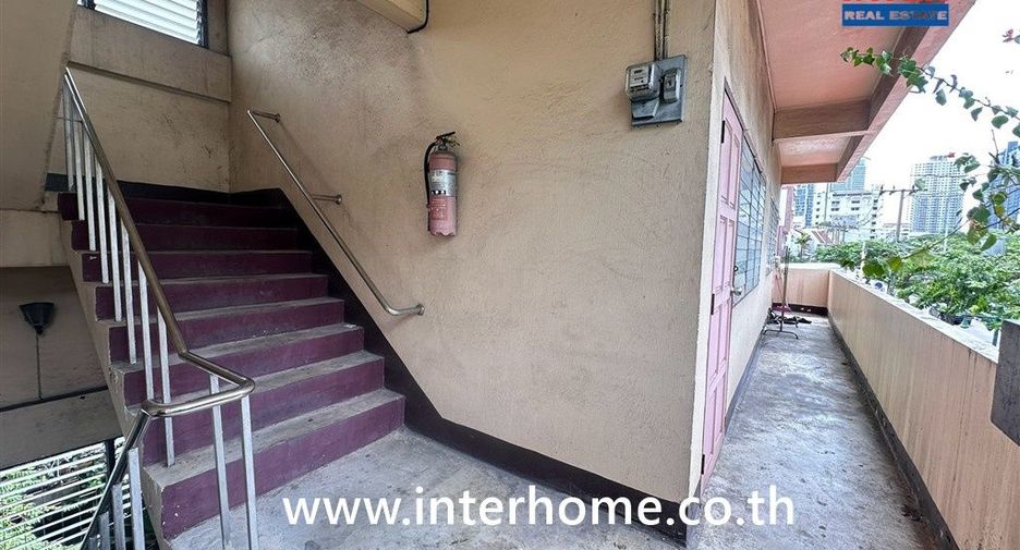 Apartamento en venta de 12 habitaciones en Khlong San, Bangkok