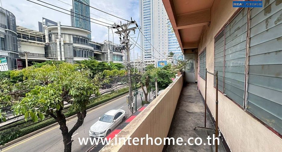 Apartamento en venta de 12 habitaciones en Khlong San, Bangkok