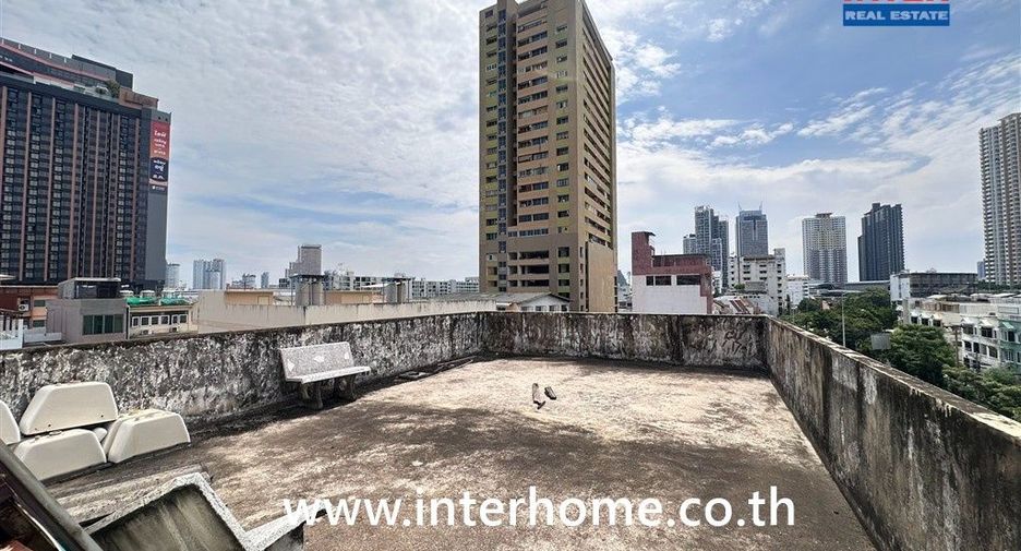 Apartamento en venta de 12 habitaciones en Khlong San, Bangkok