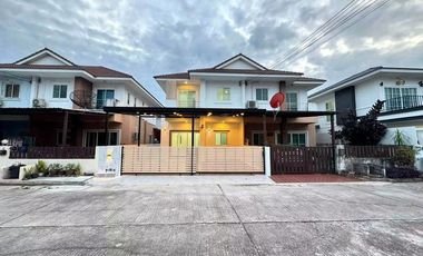 For sale 4 bedrooms house in Si Racha, Chonburi