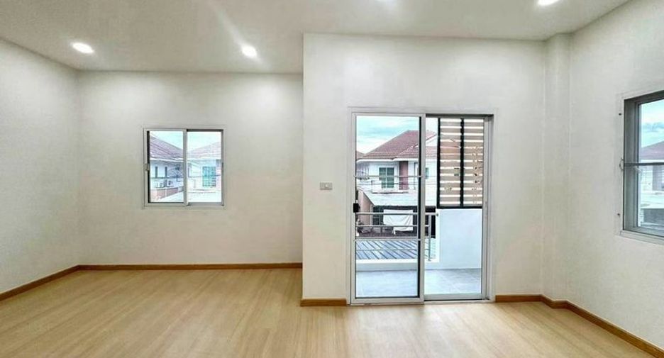 For sale 4 bedrooms house in Si Racha, Chonburi