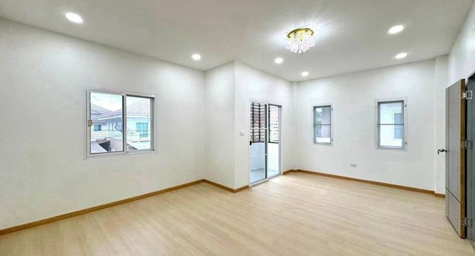 For sale 4 bedrooms house in Si Racha, Chonburi