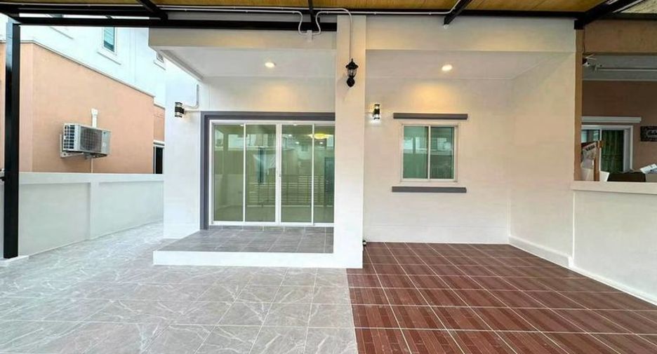 For sale 4 bedrooms house in Si Racha, Chonburi